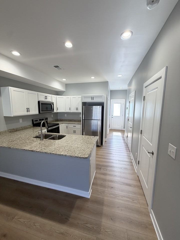 1635 Kentucky 1247 - A #A - Photo 4 of 10