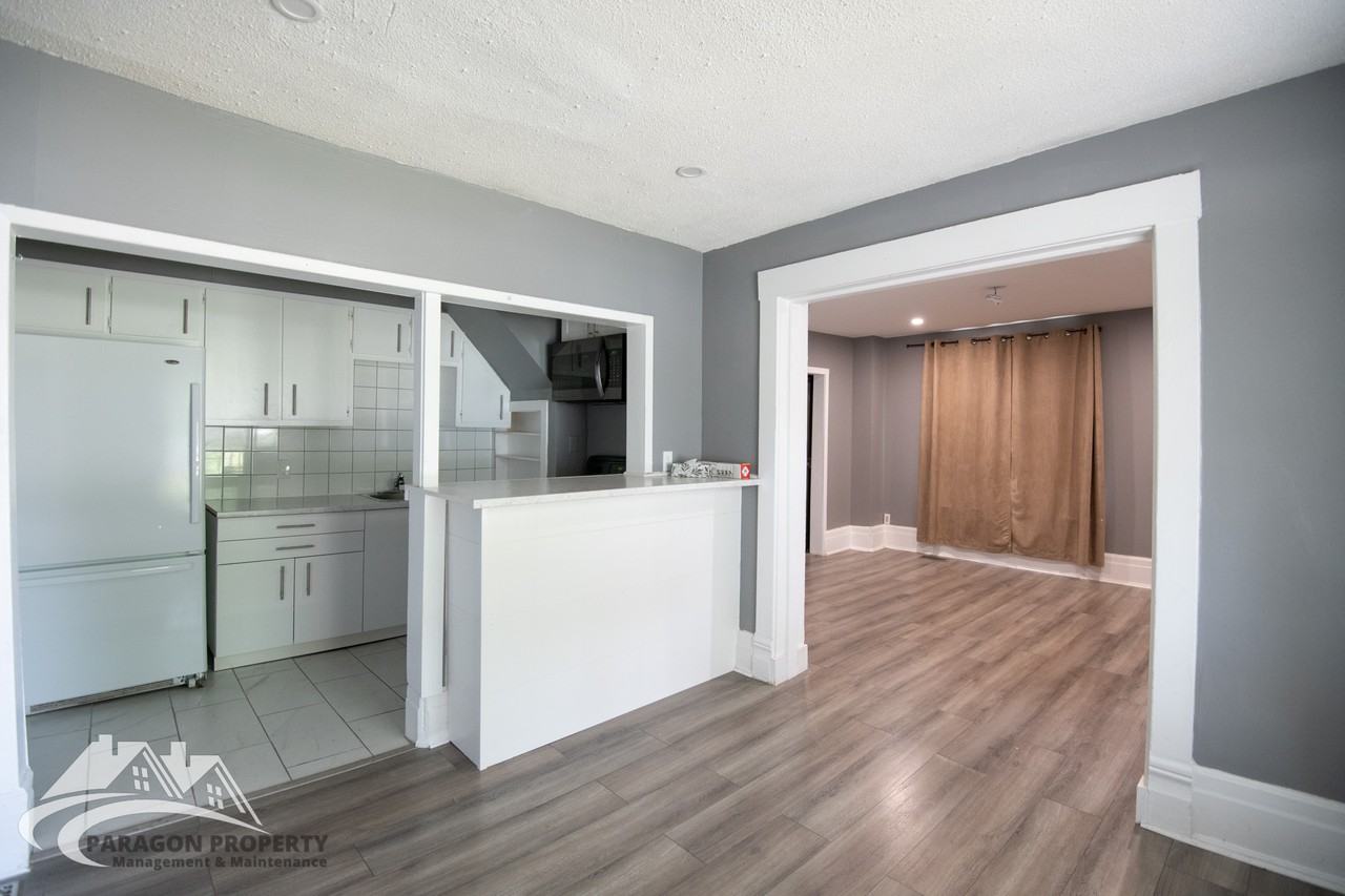 44 Lorne Ave #1 - Photo 3 of 9