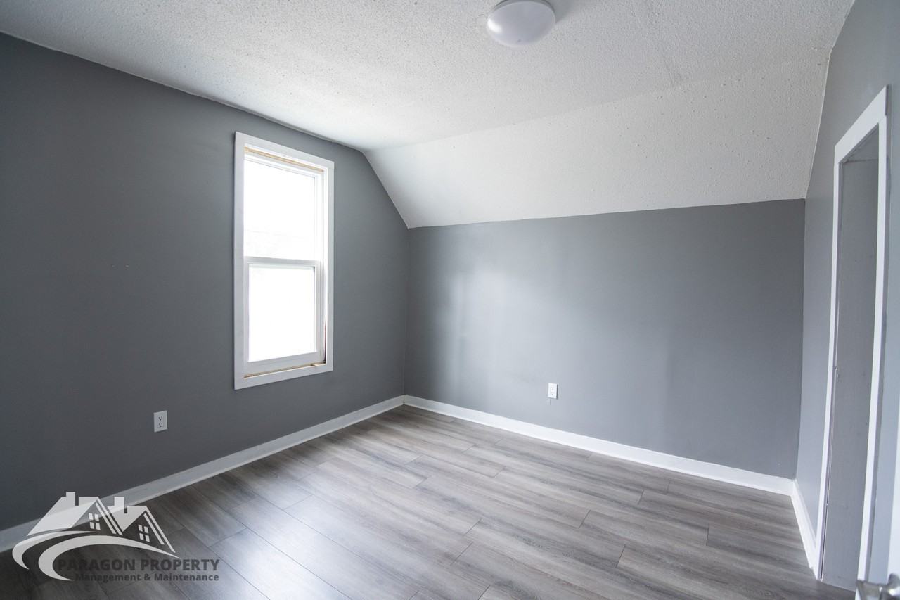 44 Lorne Ave #1 - Photo 6 of 9