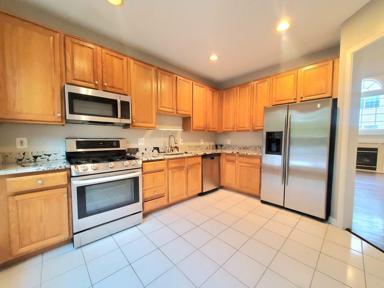 6030 Lincolnia Rd #1 - Photo 3 of 50