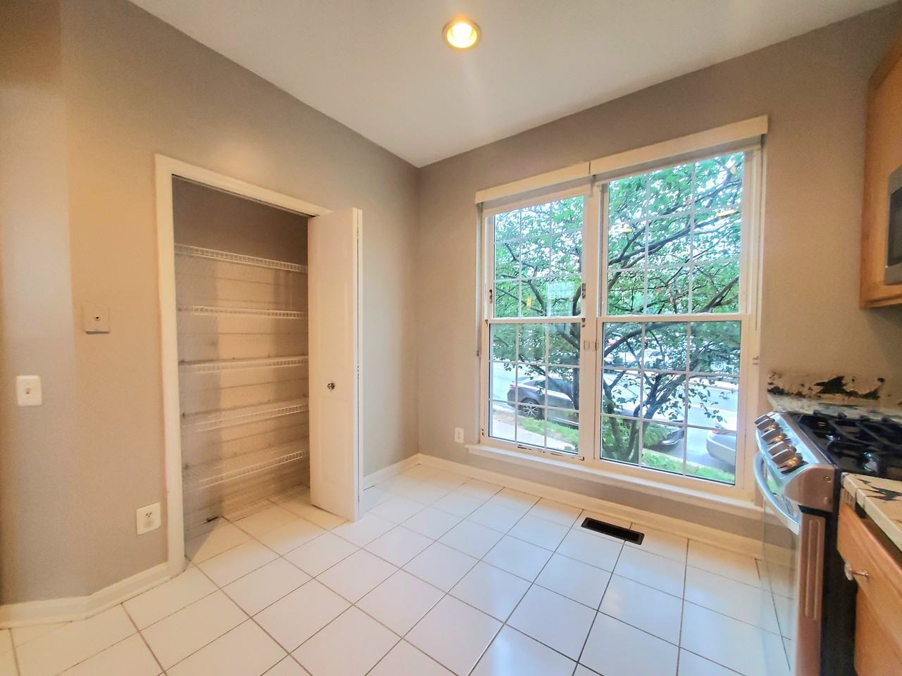 6030 Lincolnia Rd #1 - Photo 6 of 50