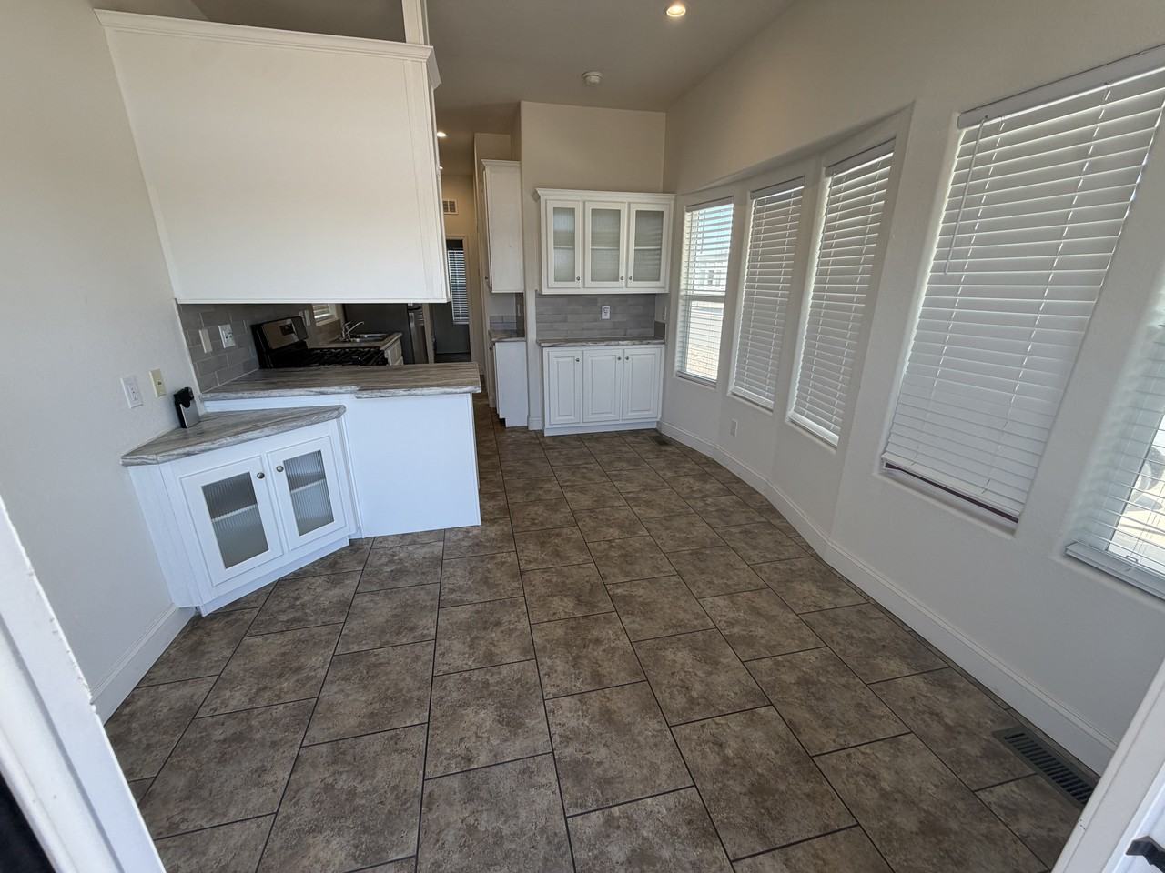 200 E Ivanhoe St #84 - Photo 4 of 8