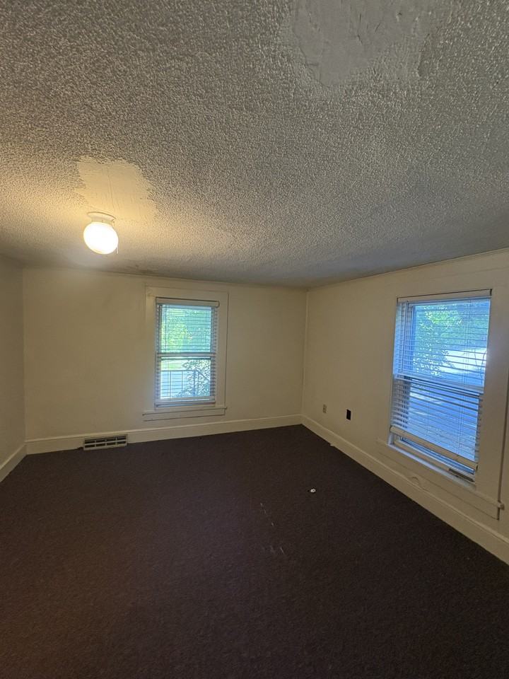289 Pelham Rd #2 - Photo 4 of 8