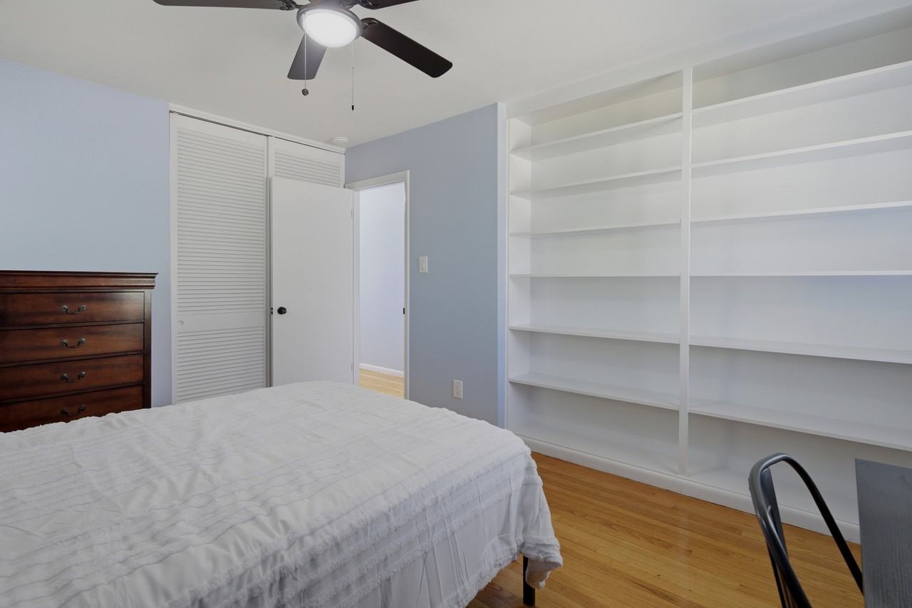 1829 Martindale Dr - Photo 3 of 6