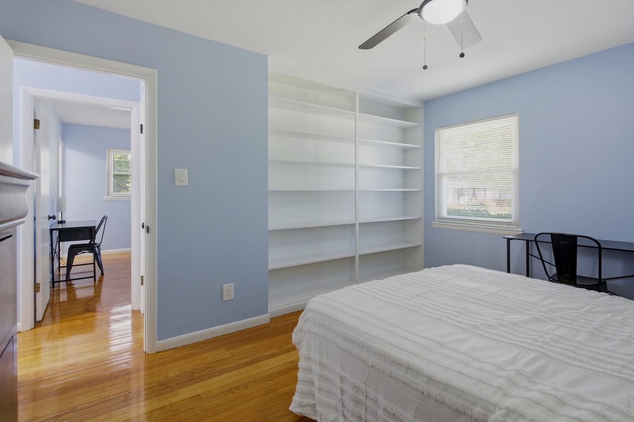1829 Martindale Dr - Photo 4 of 6