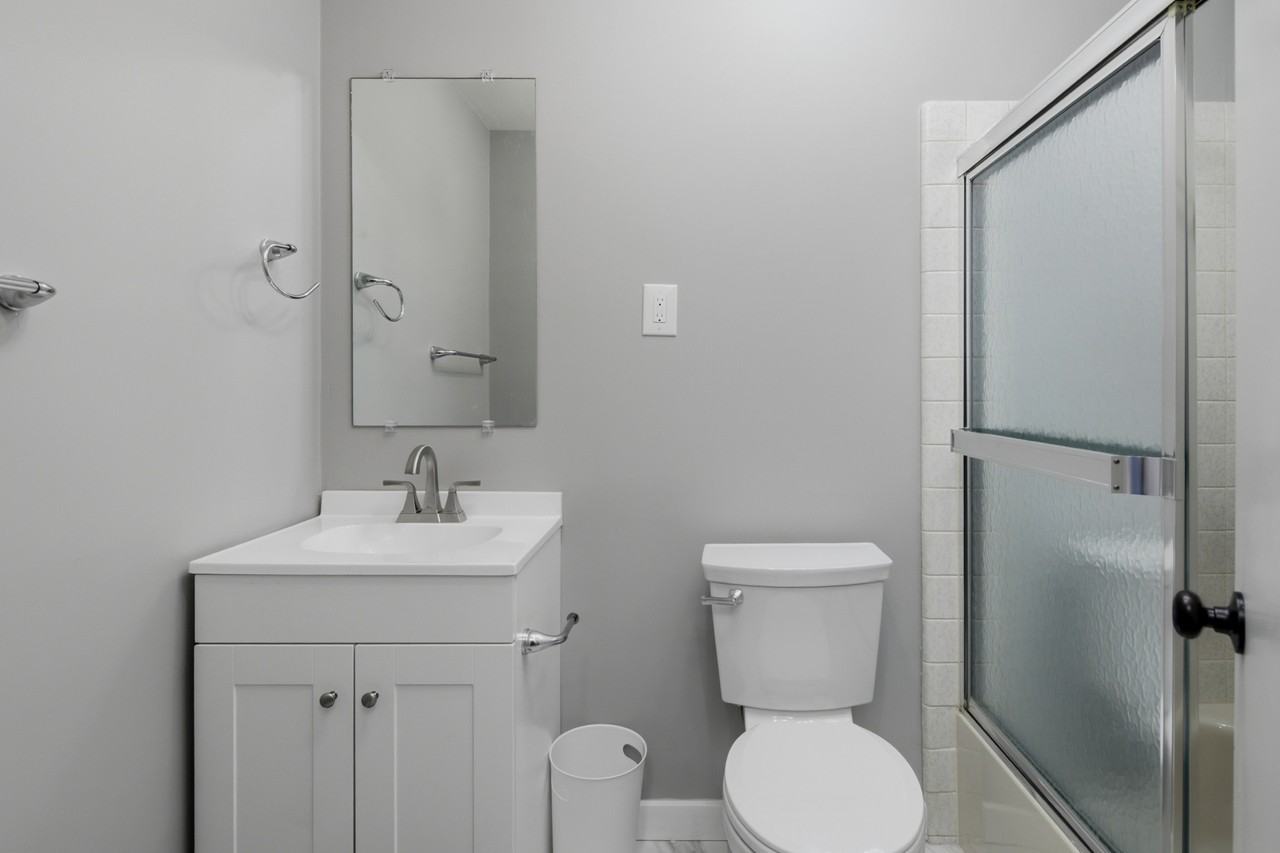 1829 Martindale Dr - Photo 5 of 6