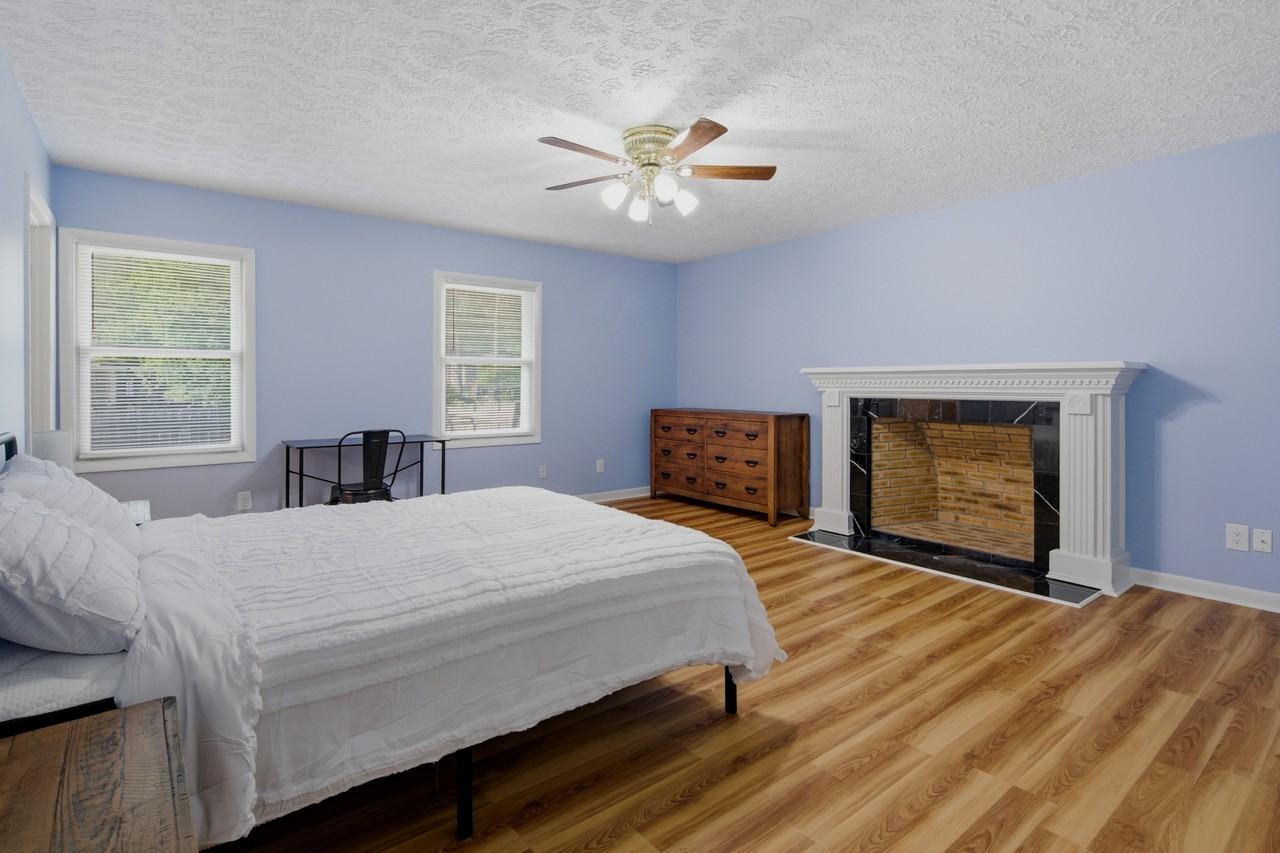 1829 Martindale Drive-1-XL Primary - Photo 3 of 8
