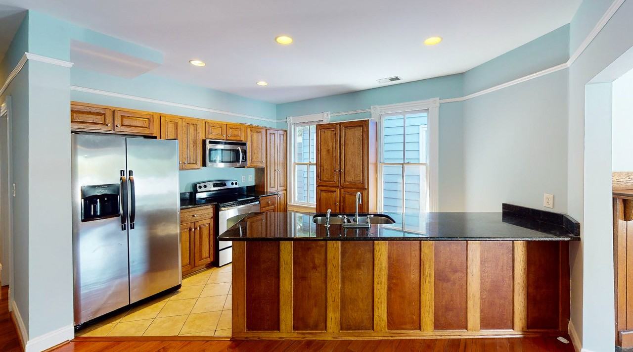 409 Dinwiddie St #C - Photo 3 of 10