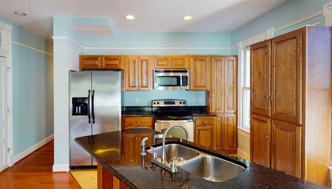 409 Dinwiddie St #C - Photo 4 of 10