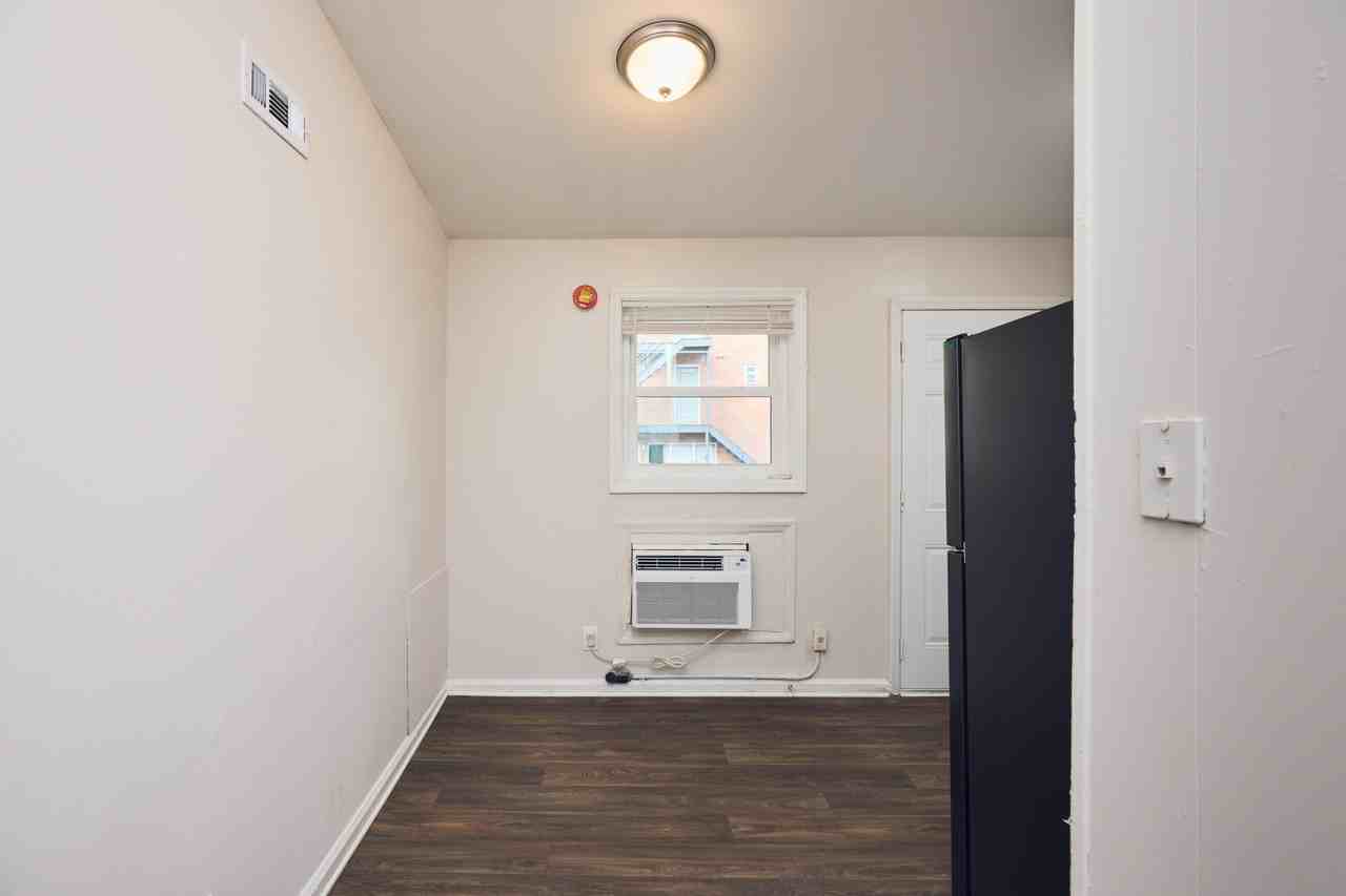 2157 Lenox Rd NEUnit C7 #C7 - Photo 4 of 12