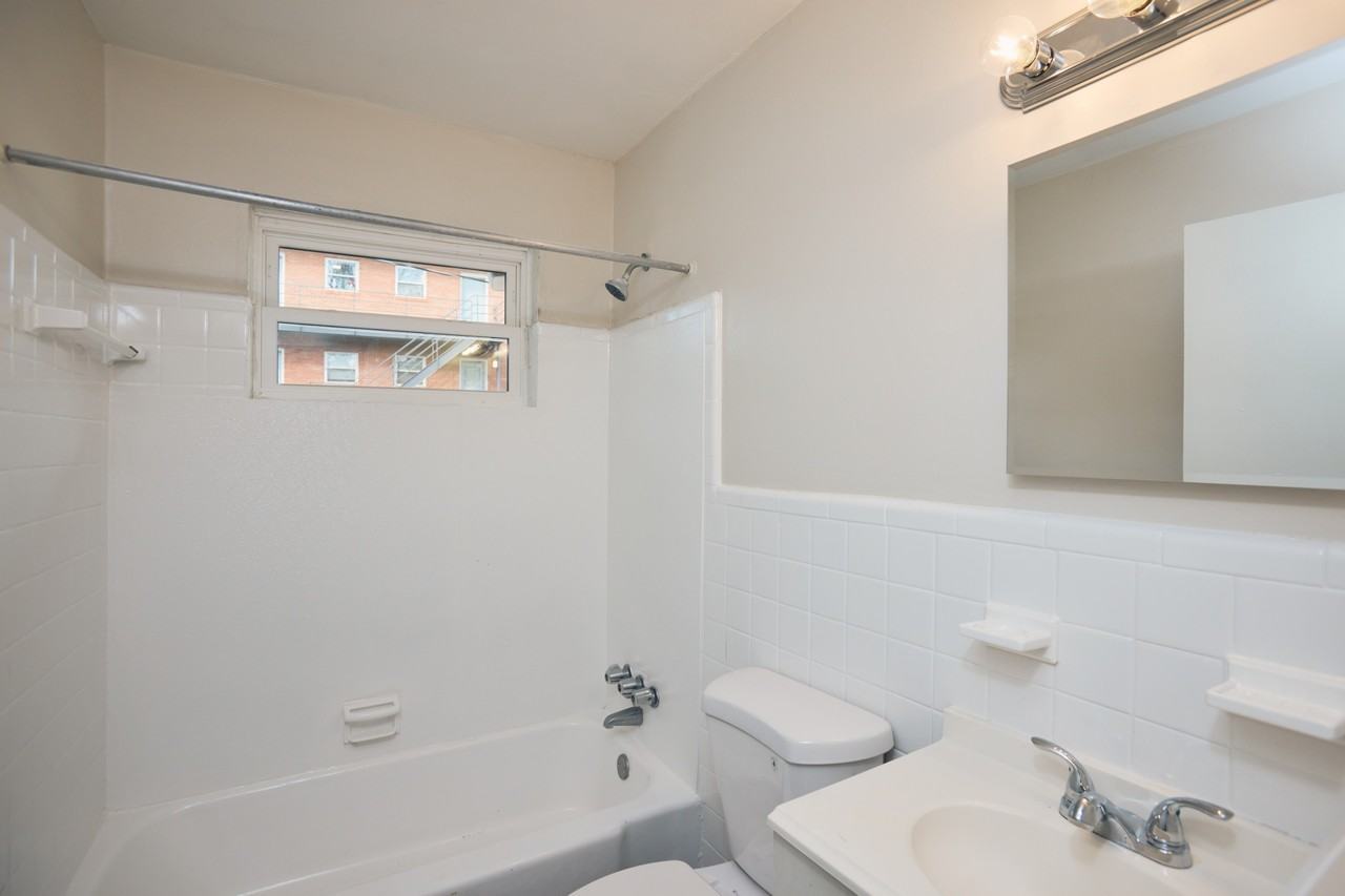 2157 Lenox Rd NEUnit C7 #C7 - Photo 6 of 12