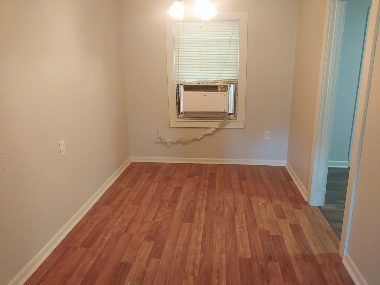 7005 Hindman Park Way - Photo 4 of 10