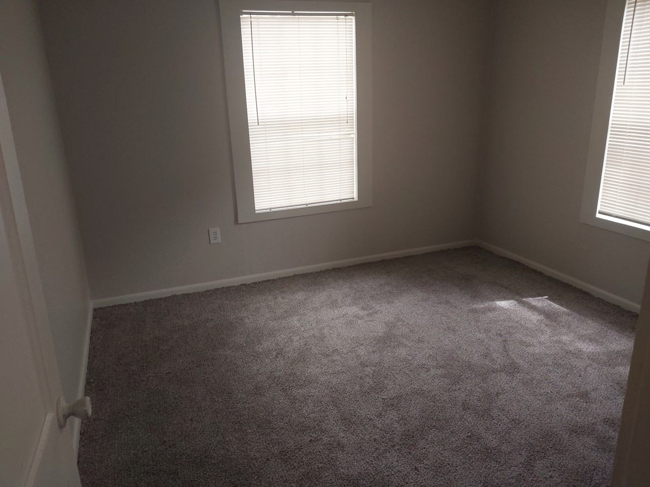 7005 Hindman Park Way - Photo 7 of 10