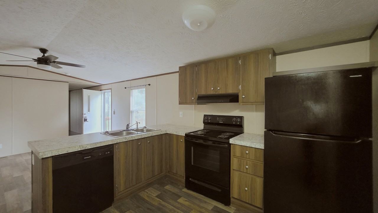 1160 Sioux Swamp Dr #1 - Photo 7 of 33