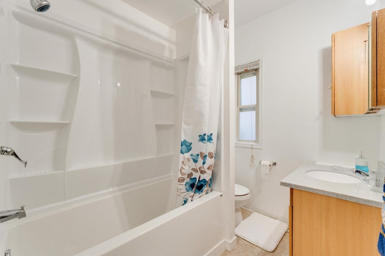 863 Alfred Ave #1 - Photo 3 of 10