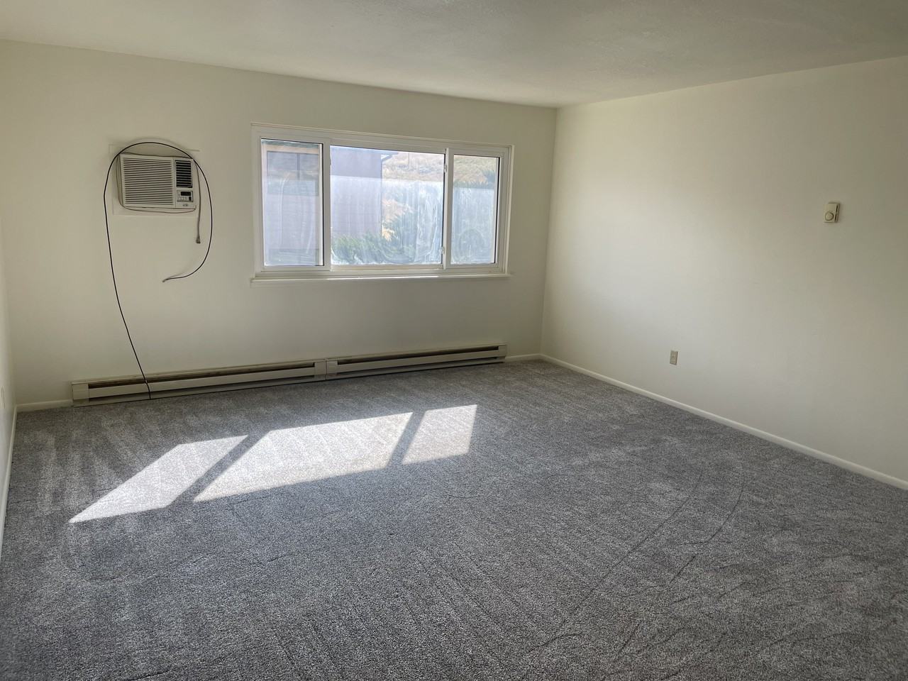 260 Honeysuckle Street - Photo 6 of 10