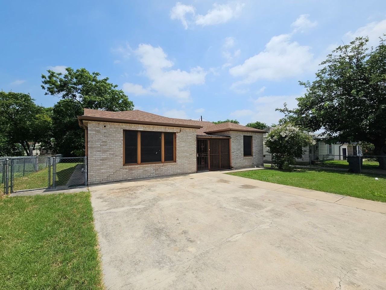809 Evetts Rd - Photo 2 of 19