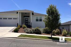 featured image of 3282 Sky Way