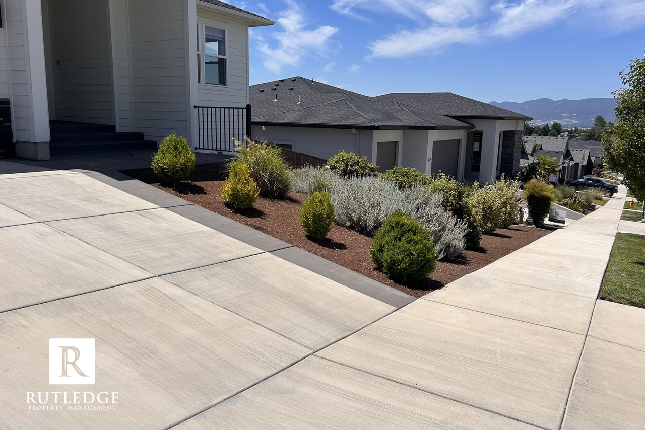 3282 Sky Way - Photo 3 of 35
