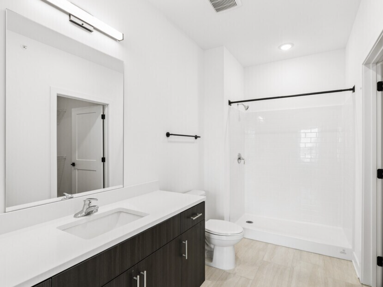 Metro 1 Apartments - Photo 3 of 16