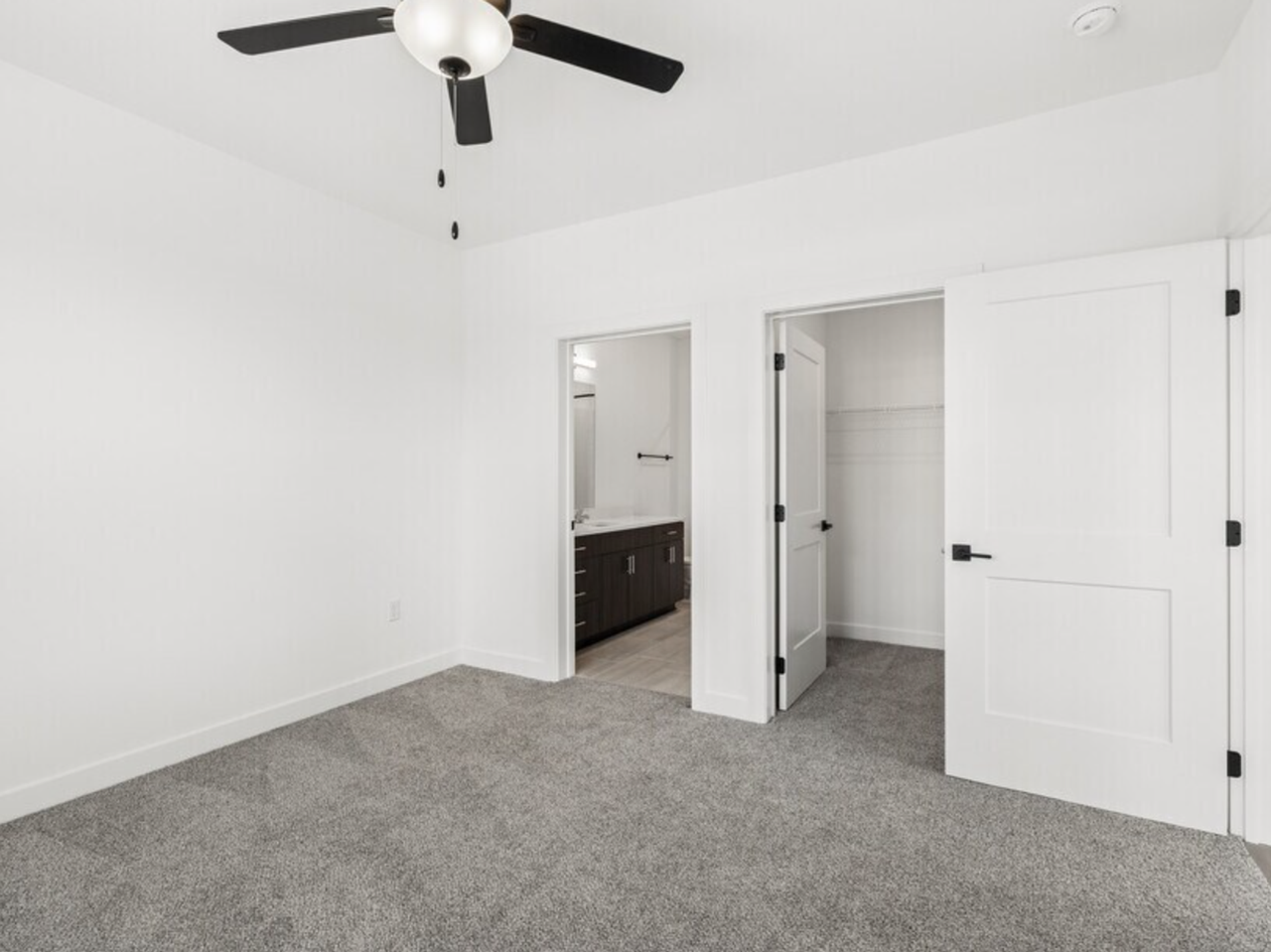 Metro 1 Apartments - Photo 4 of 16