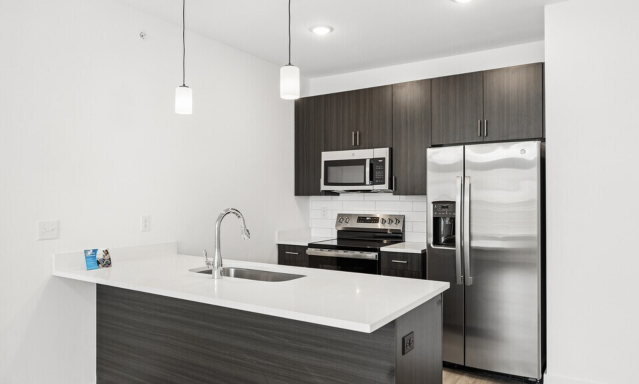 Metro 1 Apartments - Photo 5 of 16