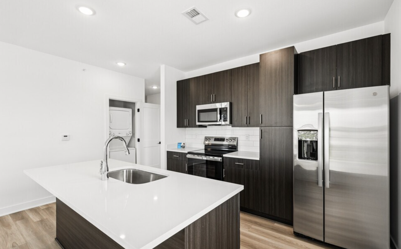 Metro 1 Apartments - Photo 6 of 16