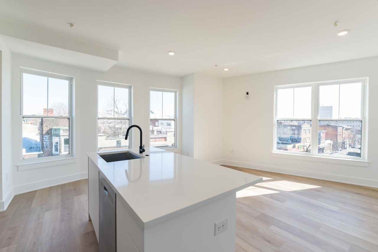 5900 Germantown (The Premiere) - Photo 5 of 50