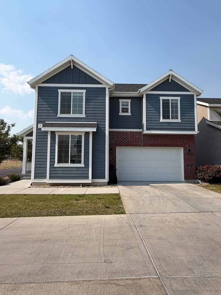 952 W 2840 N