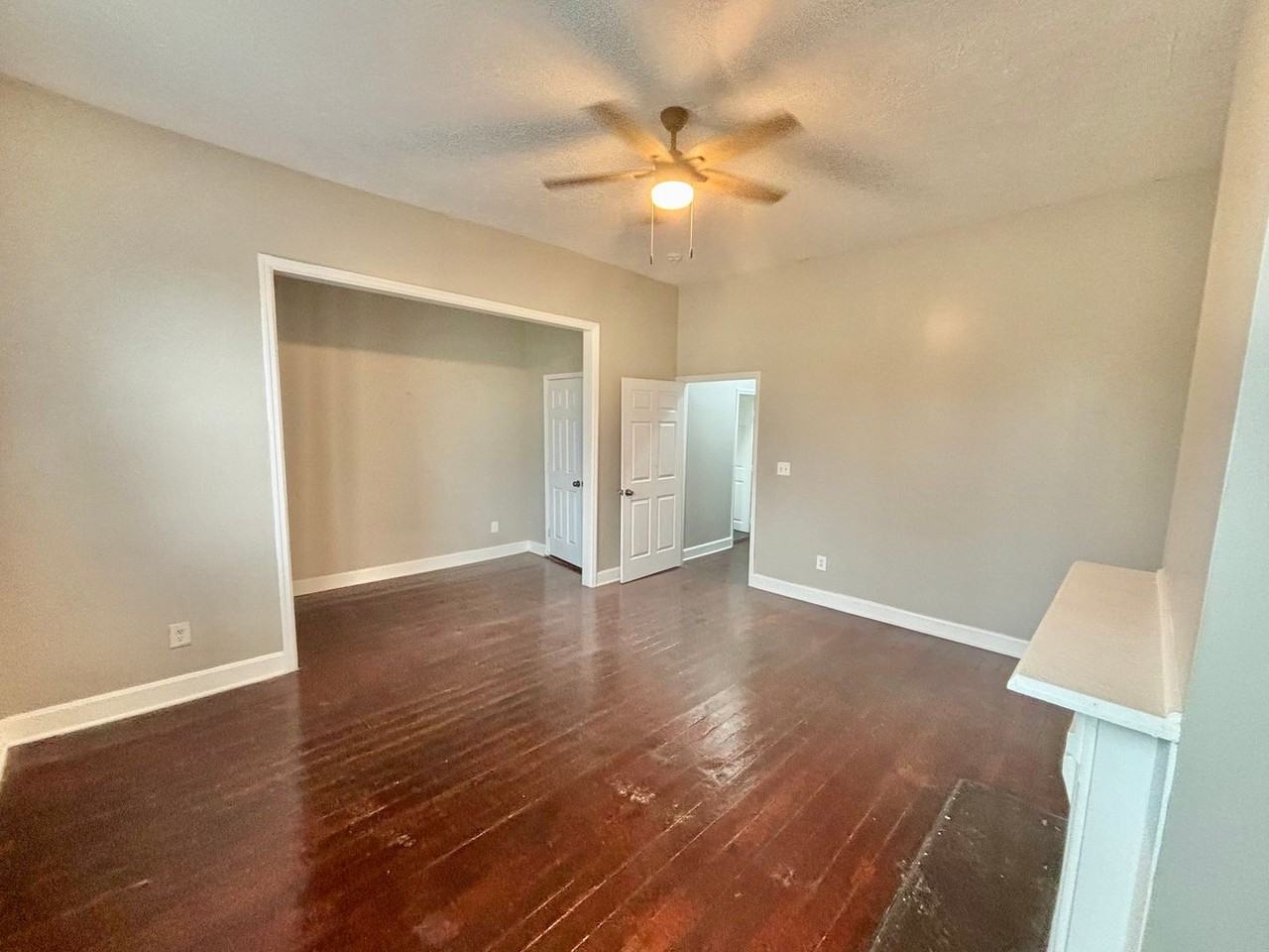 1206 S Preston St - Photo 2 of 9