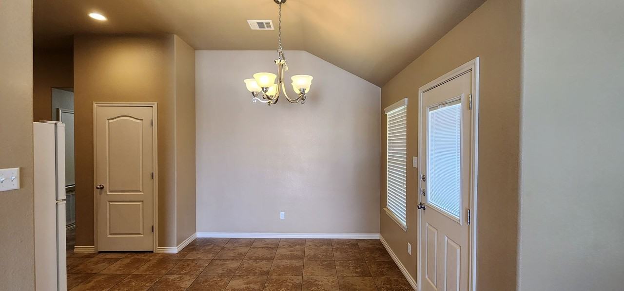4701 Passion Flower Blvd Apt B - Photo 3 of 17