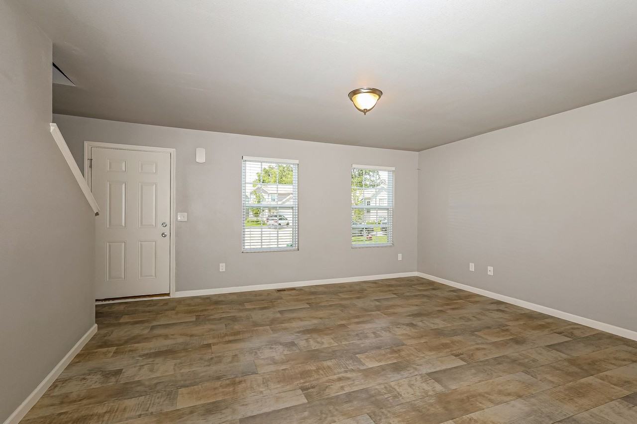1645 Garfield Ct - Photo 3 of 30