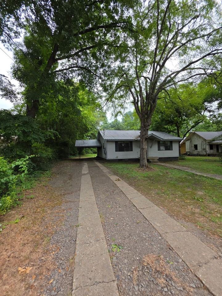 808 Nw 1st St - Photo 2 of 16