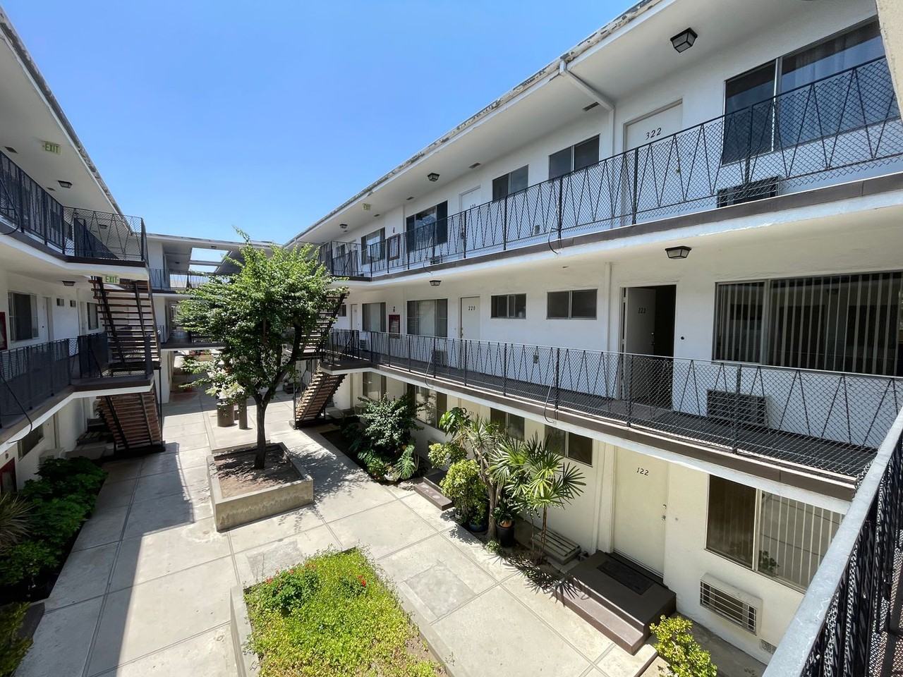 365 W. Doran st Glendale CA - Photo 2 of 25