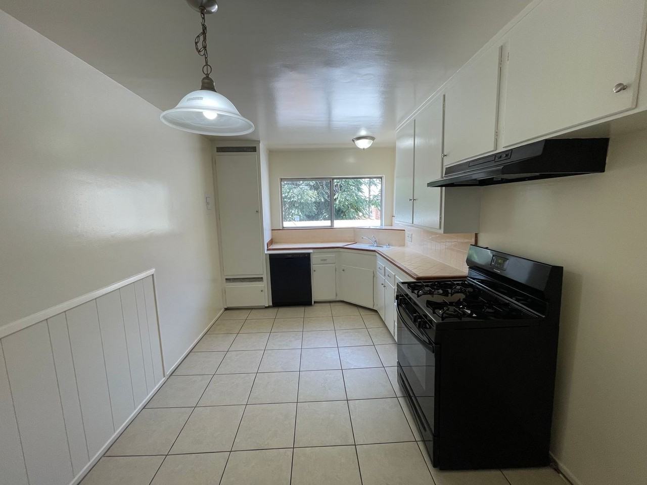 365 W. Doran st Glendale CA - Photo 4 of 25