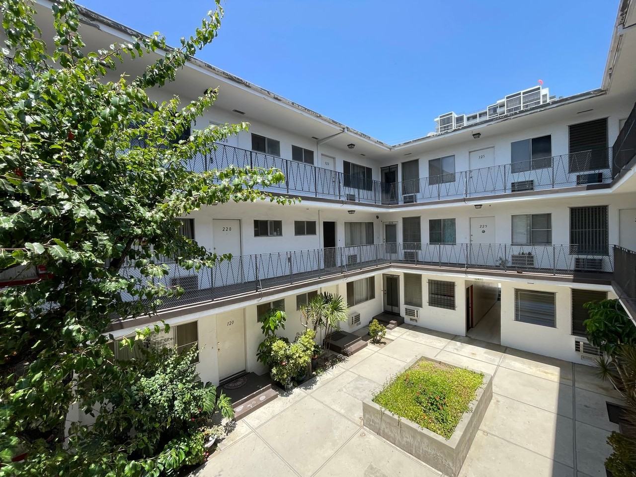 365 W. Doran st Glendale CA - Photo 5 of 25