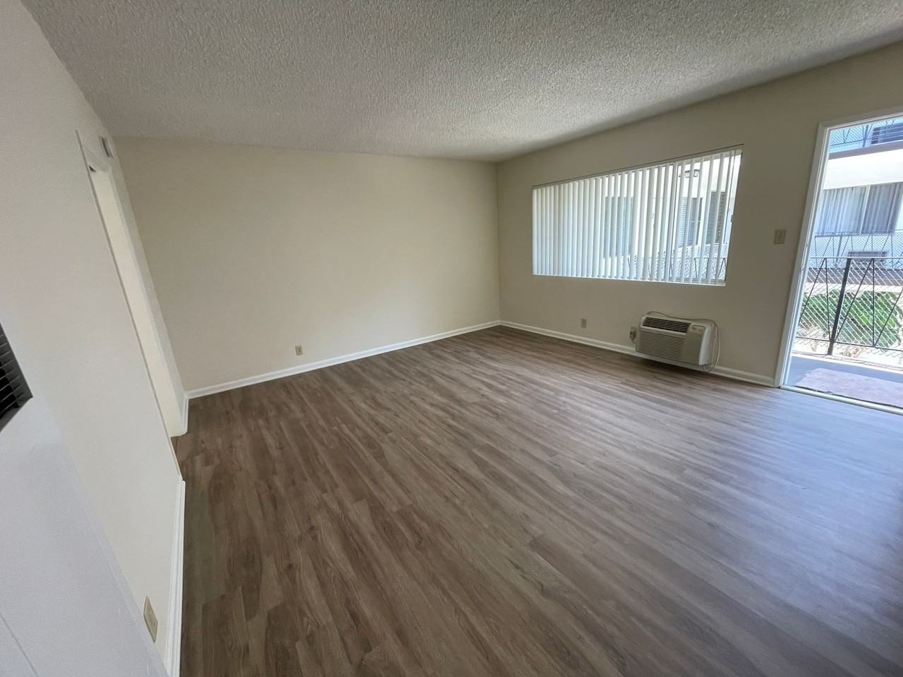 365 W. Doran st Glendale CA - Photo 7 of 25