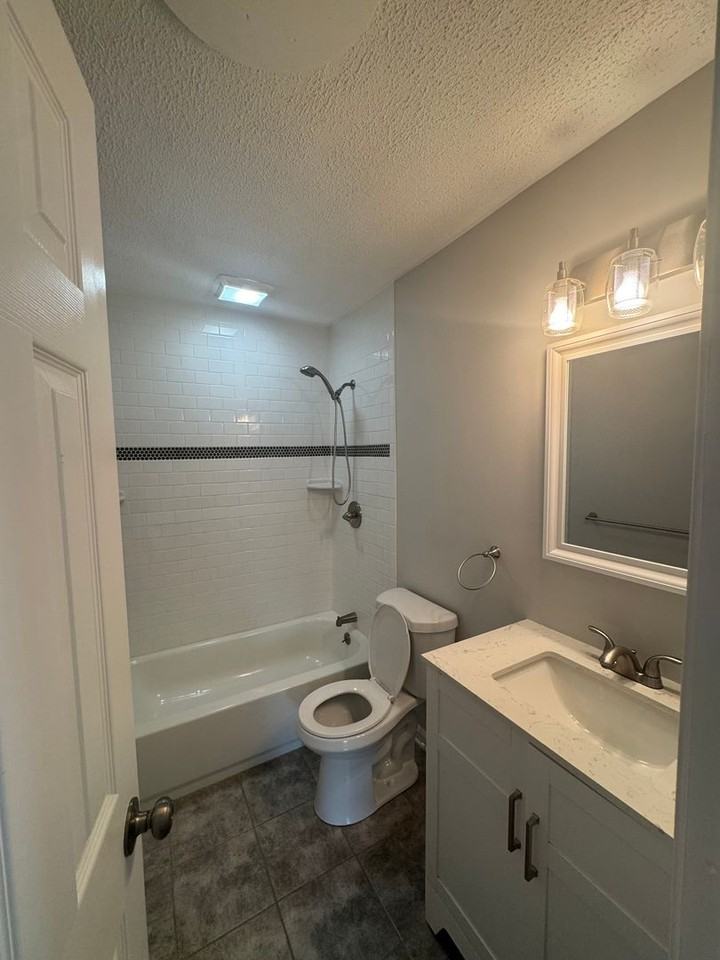 1230 Willow St - Photo 4 of 20