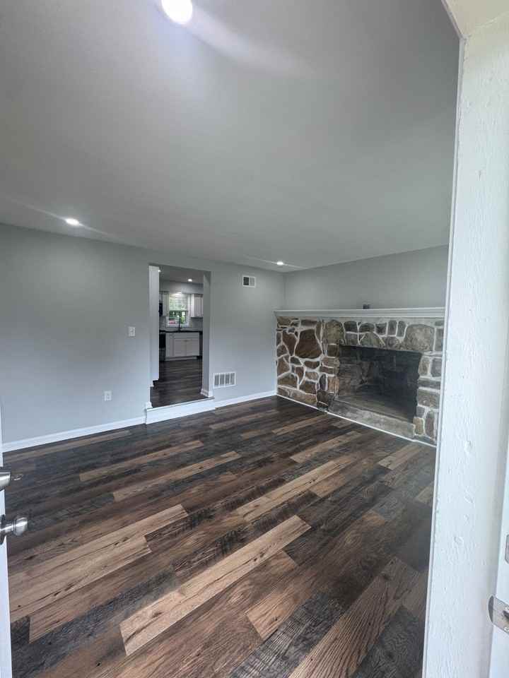 1230 Willow St - Photo 5 of 20