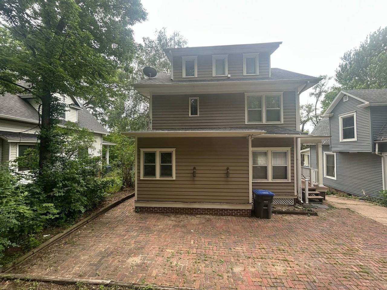 407 Frank St - Photo 6 of 34