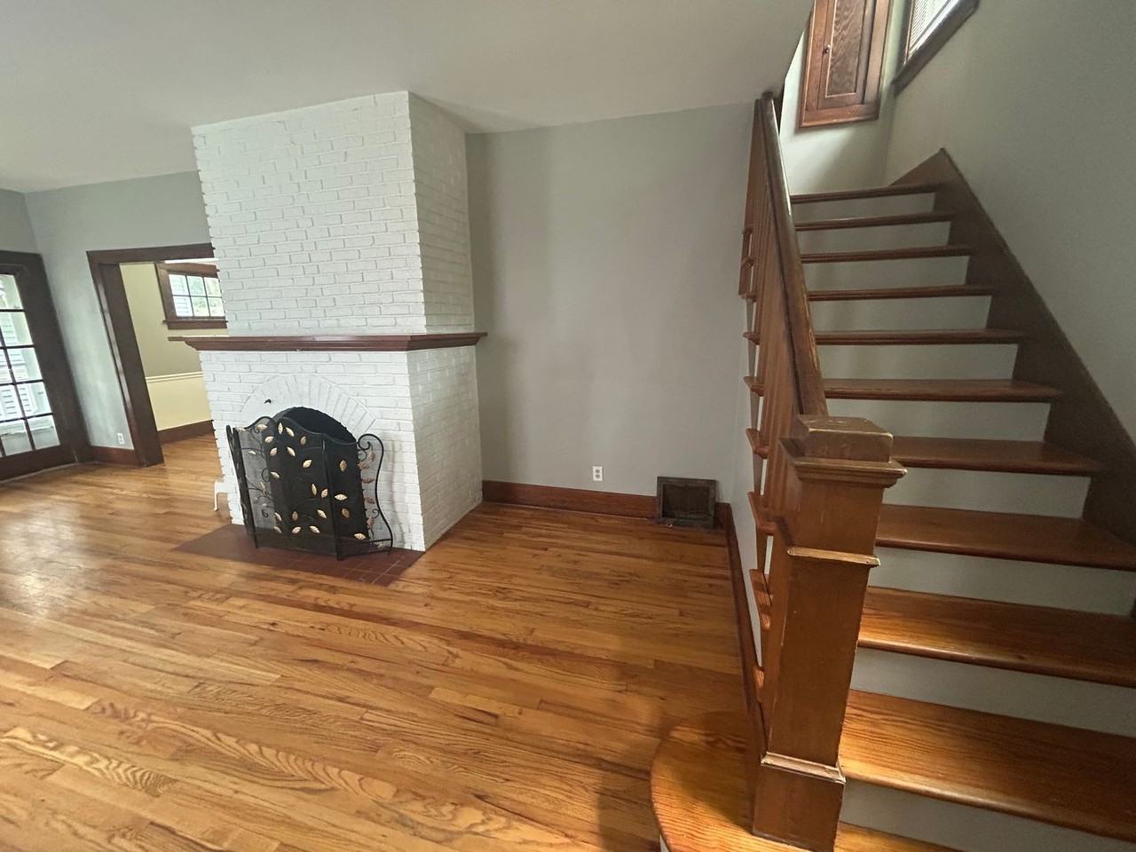 407 Frank St - Photo 3 of 34