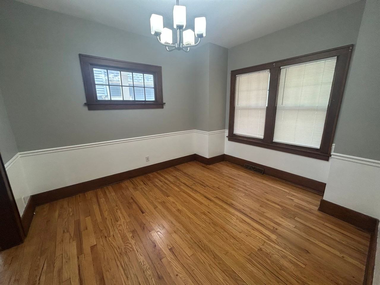407 Frank St - Photo 7 of 34