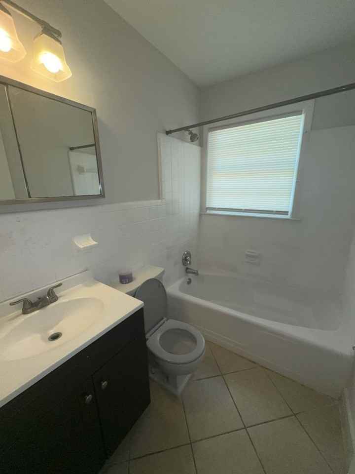 380 Victoria Dr - Photo 7 of 15
