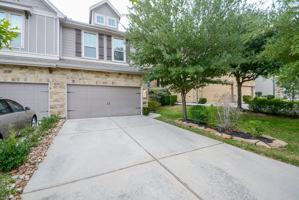 featured image of 22 Cheswood Manor Dr