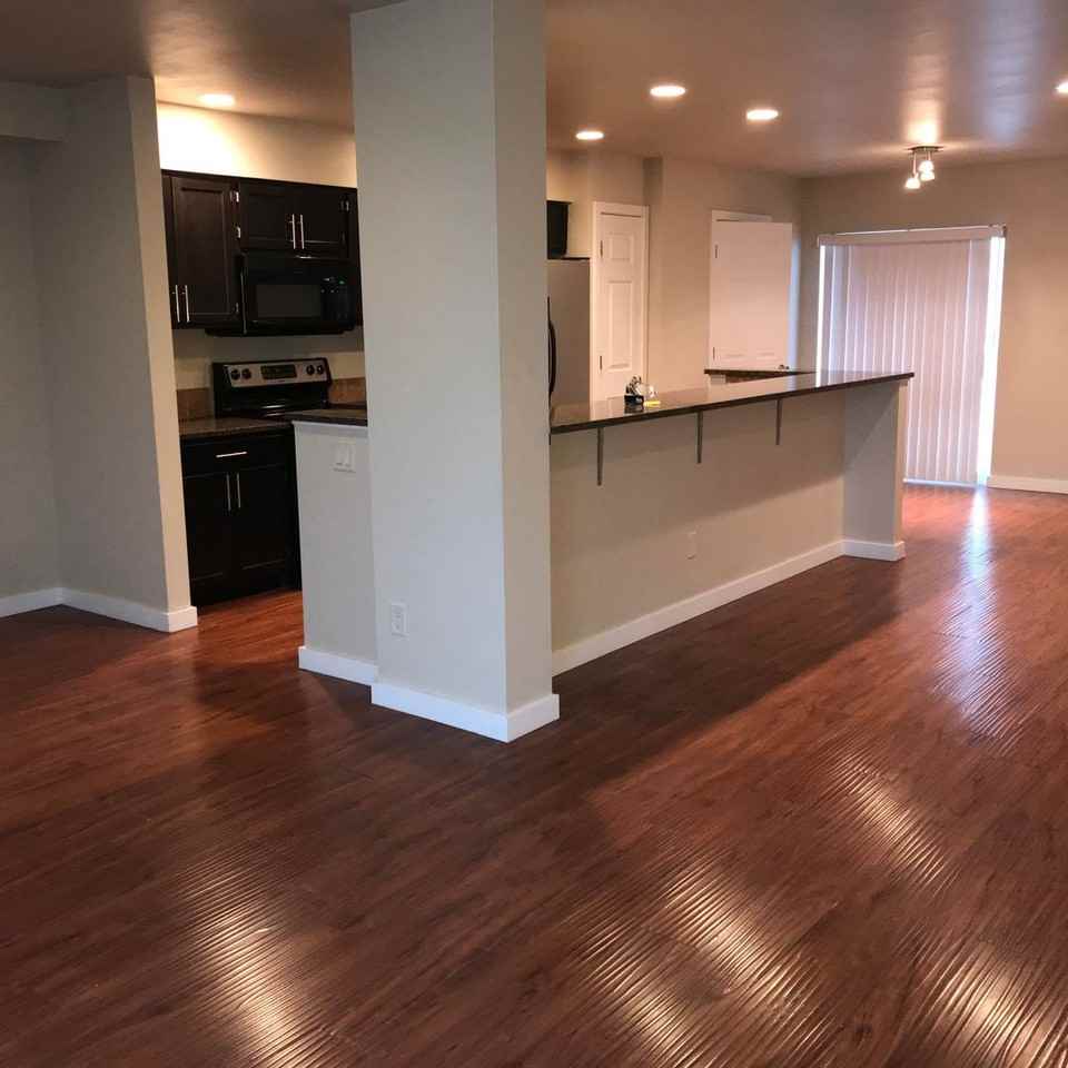 527 E St Ne - Photo 6 of 15
