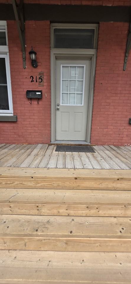 215 Saint Andrew Street - Photo 3