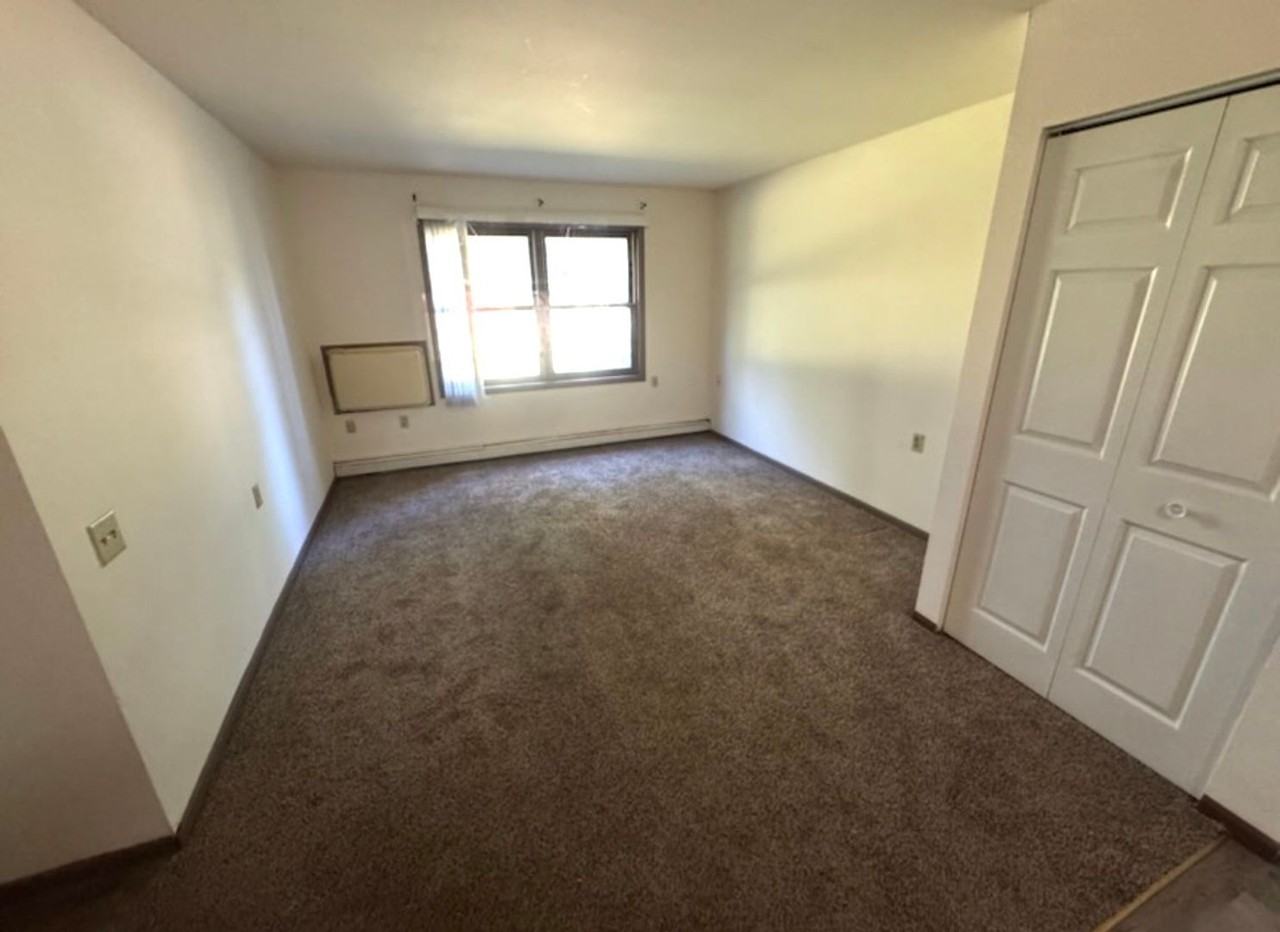 Camp Douglas Apts - Photo 7 of 20