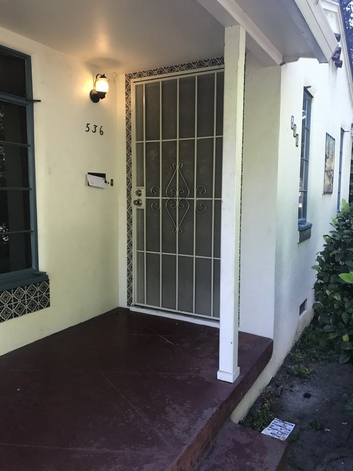 536 536 & 536 1/2 COLLEGE AVE - Photo 2 of 19
