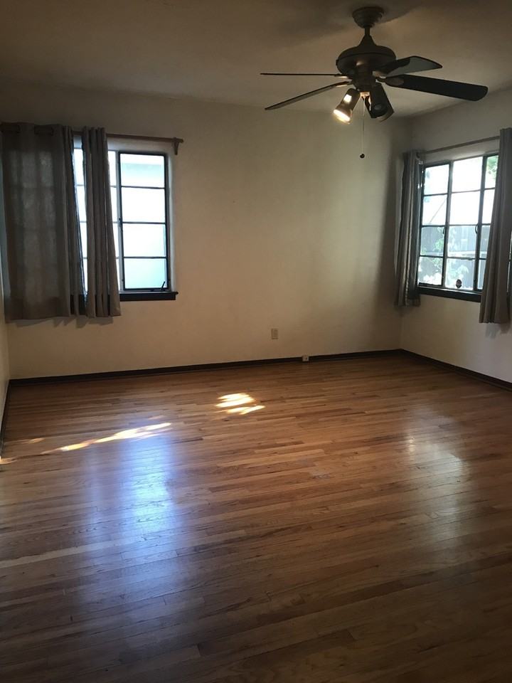 536 536 & 536 1/2 COLLEGE AVE - Photo 3 of 19