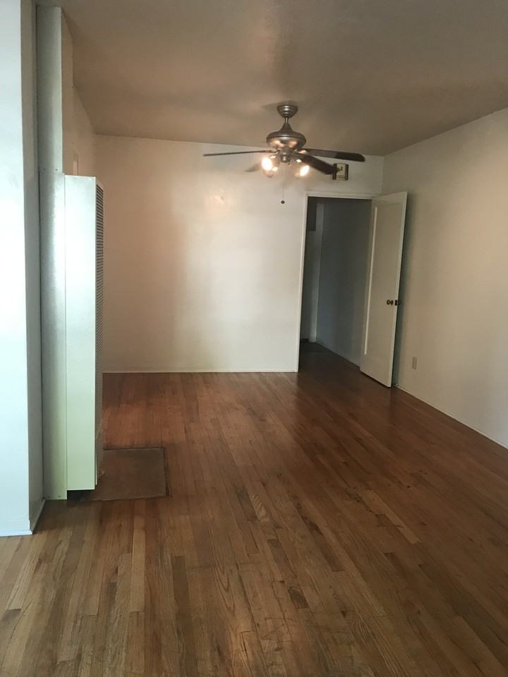 536 536 & 536 1/2 COLLEGE AVE - Photo 5 of 19